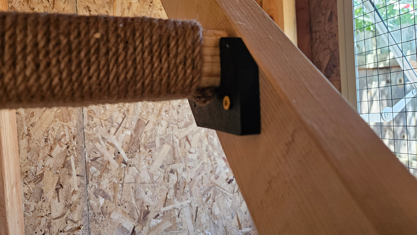 Roost bar bracket for 2x3 board